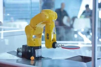 北京國(guó)企亮相機(jī)器人大會(huì)，以顛球、釀酒、造家電展現(xiàn)智能機(jī)器人研發(fā)實(shí)力