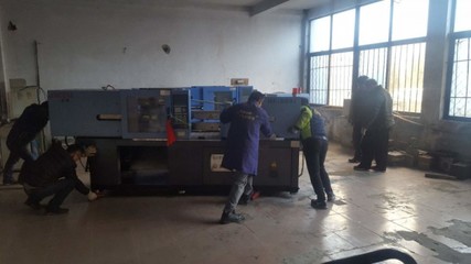 2018年7月9日通遼工廠機械設備安裝現場紀實 安全、高效的專業搬運與吊裝服務